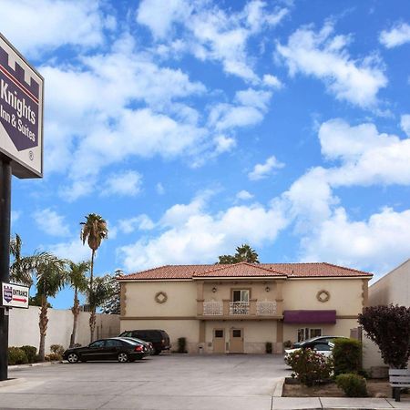 Howard Johnson By Wyndham Bakersfield Exterior photo